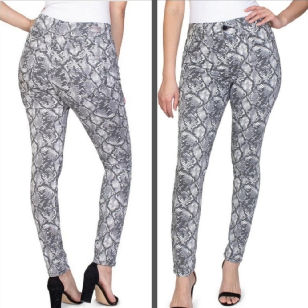 Seven7 Women's Gray Snake Print Skinny Jeans